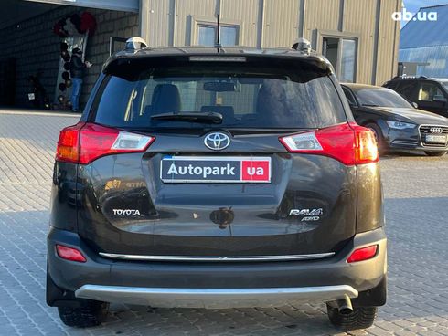 Toyota RAV4 2014 коричневый - фото 6
