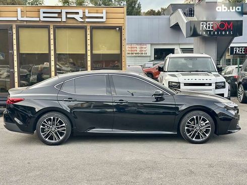 Toyota Camry 2025 - фото 4