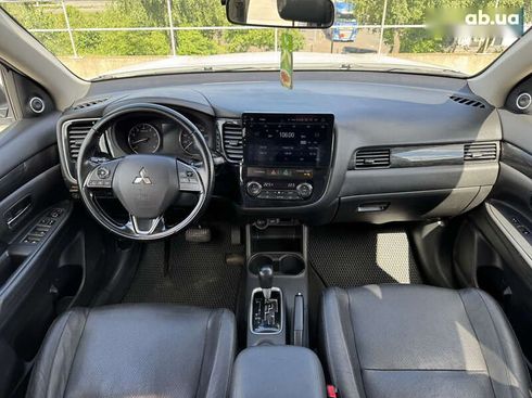 Mitsubishi Outlander 2015 - фото 27