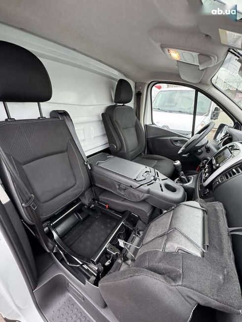 Renault Trafic 2021 - фото 26