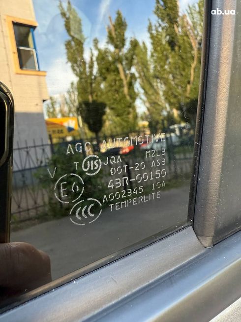 Mitsubishi Outlander 2018 серый - фото 13