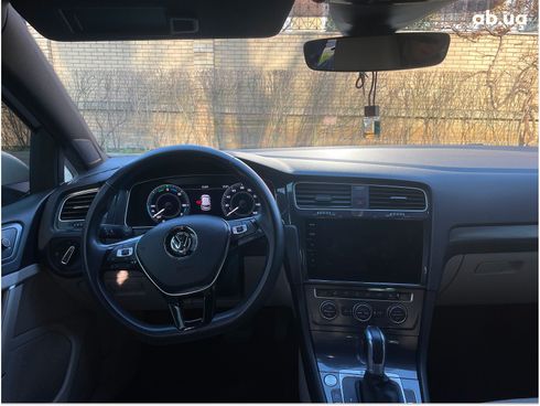 Volkswagen e-Golf 2018 белый - фото 64
