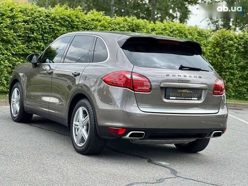 Porsche Cayenne 2011 - фото 12