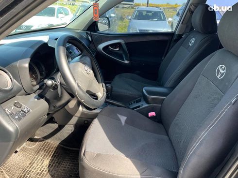 Toyota RAV4 2006 черный - фото 12