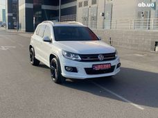 Продаж вживаних Volkswagen Tiguan 2015 року - купити на Автобазарі