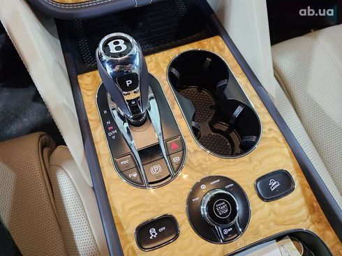 Bentley Bentayga 2022 - фото 26