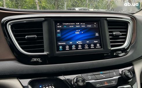 Chrysler Pacifica 2017 - фото 15