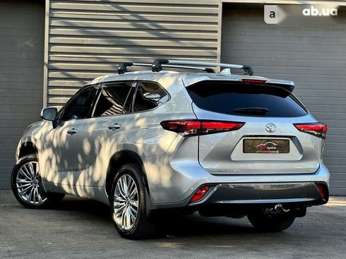 Toyota Highlander 2022 - фото 11