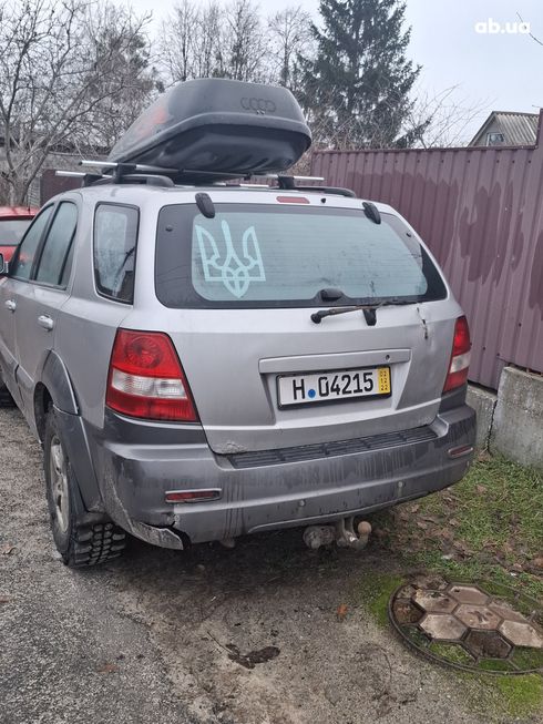 Kia Sorento 2003 серебристый - фото 2