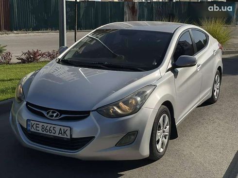 Hyundai Elantra 2011 - фото 8