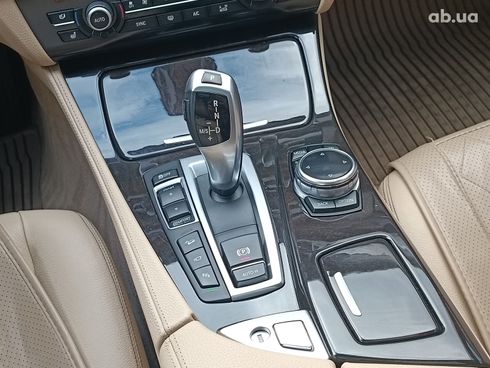 BMW 5 серия 2014 серый - фото 36