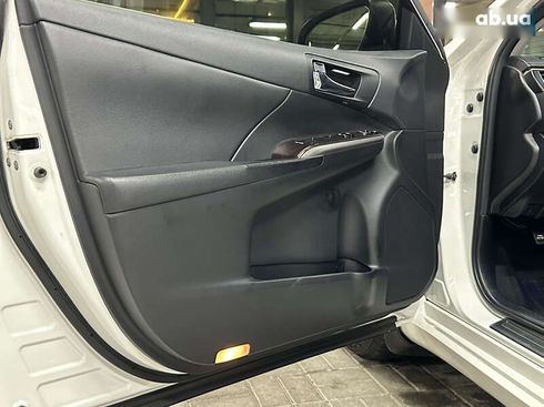 Toyota Camry 2015 - фото 17
