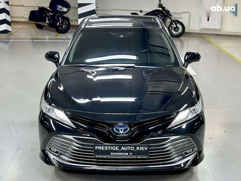 Toyota Camry 2020 - фото 8