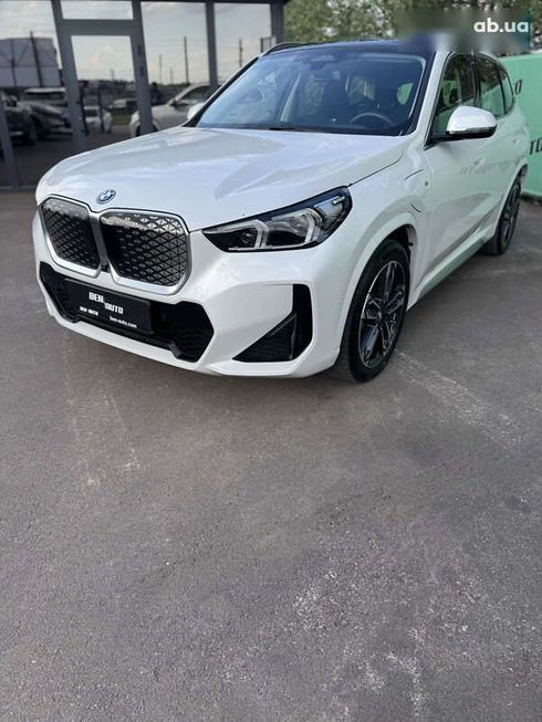 BMW iX1 2023 - фото 8