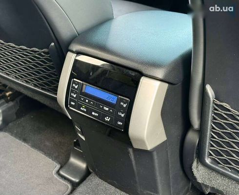 Toyota Land Cruiser Prado 2019 - фото 25