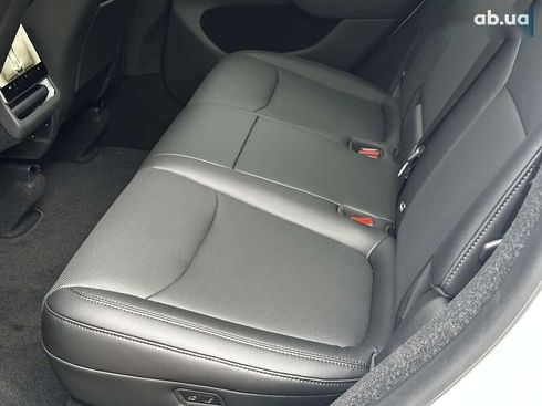 Tesla Model Y 2025 - фото 15