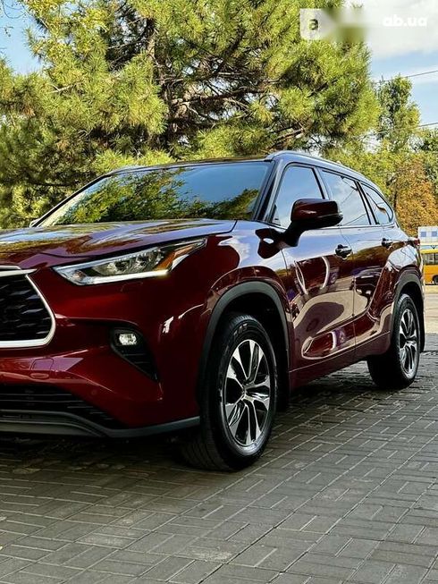 Toyota Highlander 2022 - фото 6