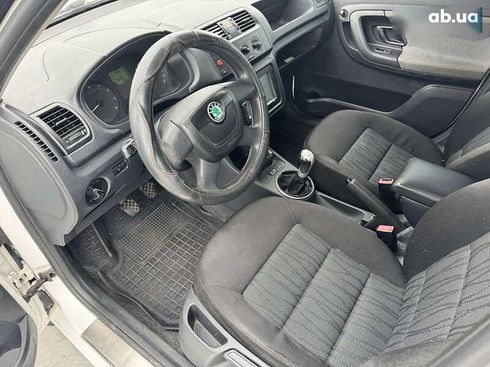 Skoda Fabia 2011 - фото 9