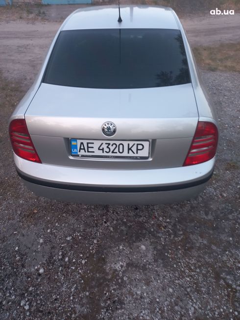 Skoda Superb 2006 серебристый - фото 8