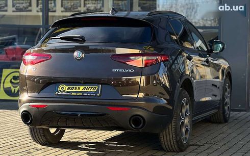 Alfa Romeo Stelvio 2017 - фото 6