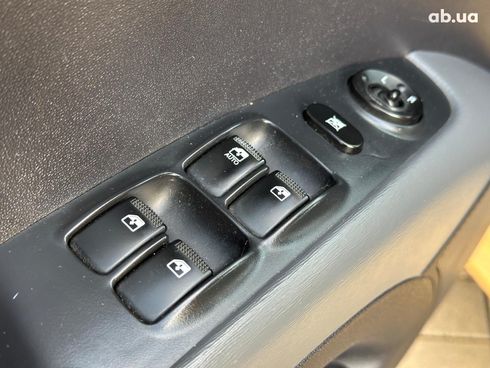 Hyundai i10 2009 желтый - фото 19