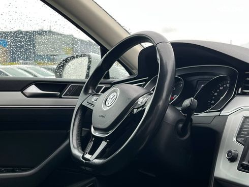 Volkswagen passat b8 2016 белый - фото 16