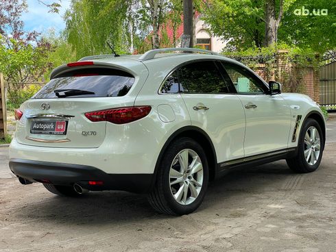 Infiniti QX70 2013 белый - фото 9