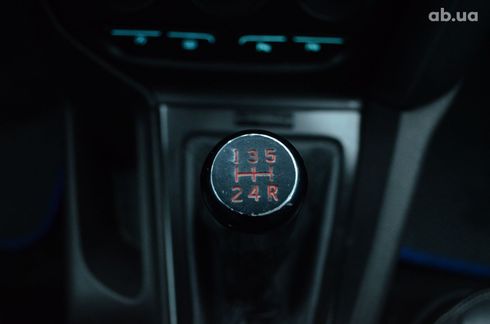 Ford Focus 2014 красный - фото 17