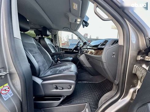 Volkswagen Multivan 2017 - фото 24