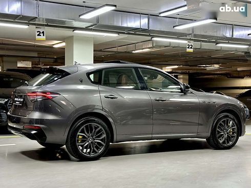 Maserati Levante 2022 - фото 17