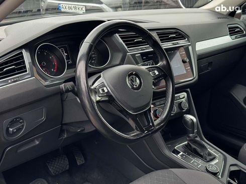 Volkswagen Tiguan 2017 черный - фото 12