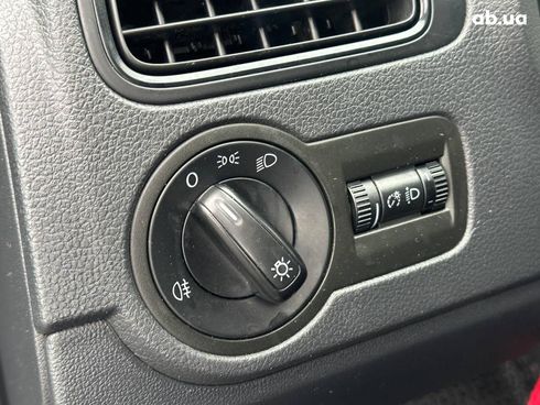 Volkswagen Polo 2011 черный - фото 16