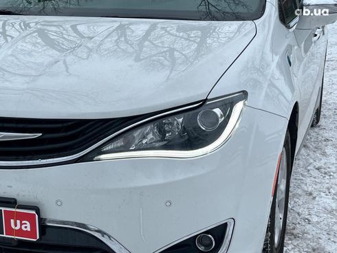 Chrysler Pacifica 2017 белый - фото 4