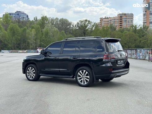Toyota Land Cruiser 2017 - фото 4