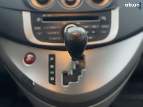 Mitsubishi Grandis 2008 - фото 18