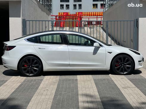 Tesla Model 3 2020 белый - фото 14