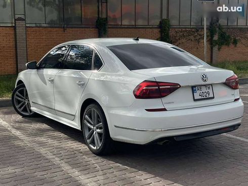 Volkswagen Passat 2017 - фото 6