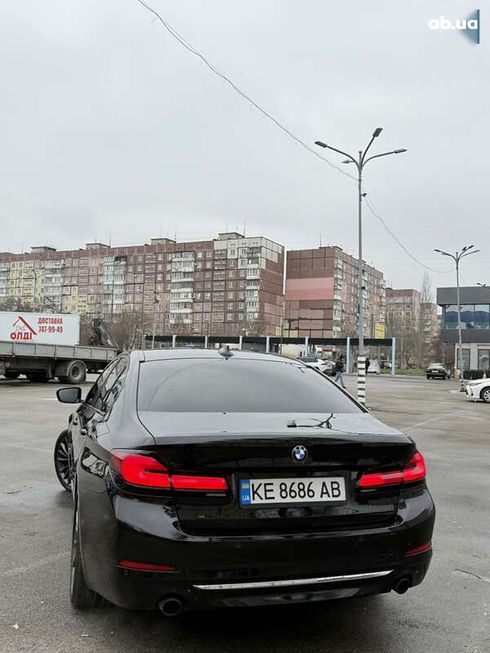 BMW 5 серия 2017 - фото 5