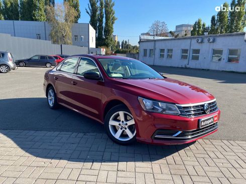 Volkswagen Passat 2017 красный - фото 3