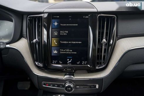 Volvo XC60 2018 - фото 28