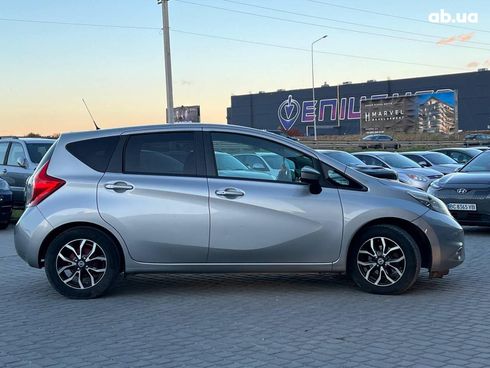 Nissan Note 2014 серый - фото 9