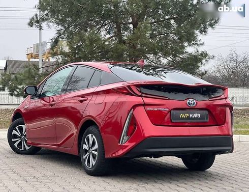 Toyota Prius 2017 - фото 4