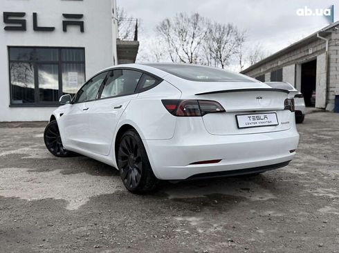 Tesla Model 3 2022 - фото 11