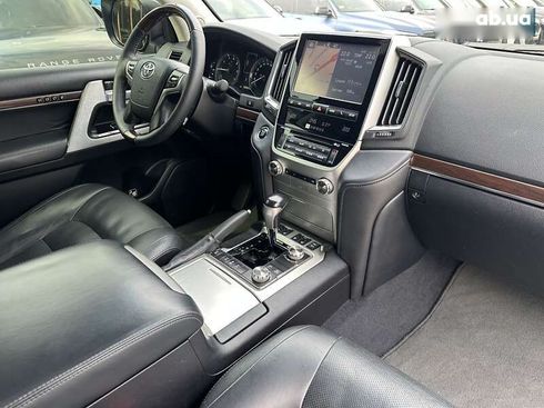 Toyota Land Cruiser 2017 - фото 29