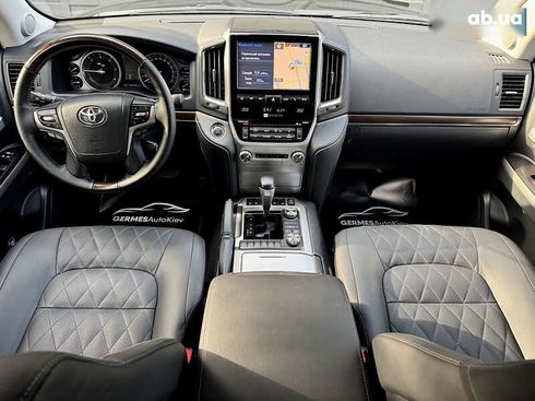 Toyota Land Cruiser 2018 - фото 15