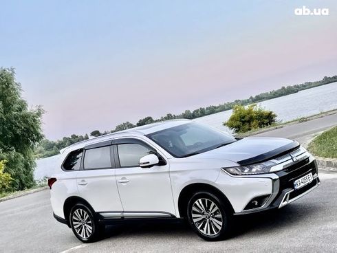Mitsubishi Outlander 2020 - фото 7