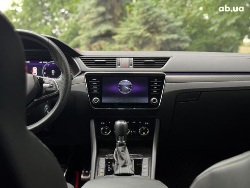 Skoda Superb 2022 серый - фото 47