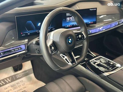 BMW i7 2023 - фото 20
