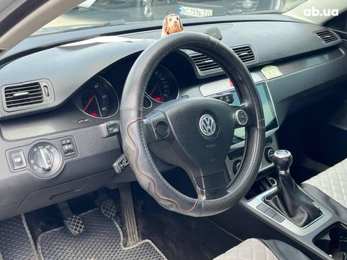 Volkswagen passat b6 2005 серый - фото 12
