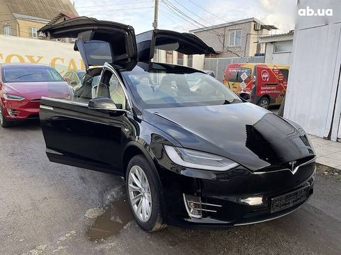 Tesla Model X 2018 - фото 11